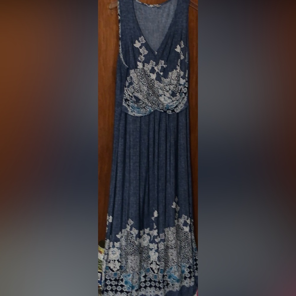 Avenue 18/20 Floral Maxi sleeveless dress